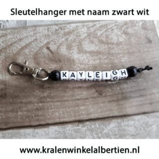 Sleutelhanger met naam zwart wit