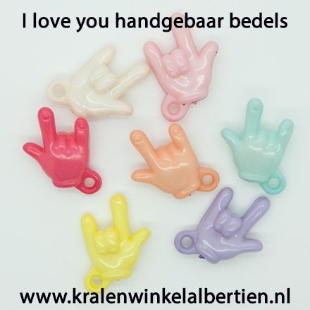 handgebaar love bedeltje kleurenmix kunststof