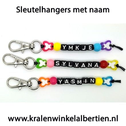 Sleutelhangers letterkralen naam uideelcadeautjes