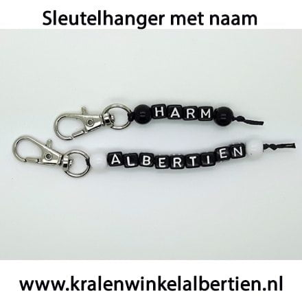 Uitdeelcadeautjes met naam sleutelhanger