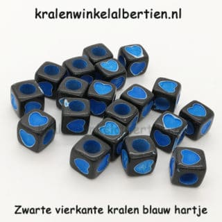 Hartjes kraal zwart vierkant blauw 7mm