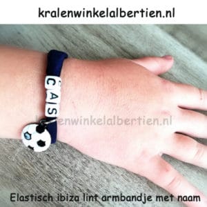 Voetbal armbandjes met naam elastiek lint zelf maken