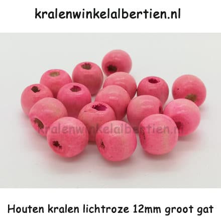 Kraal gemaakt van hout 12mm groot licht roze