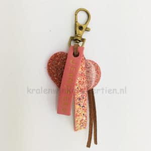 Sleutelhangers met naam goud roze resin art imitatie leer 10mm