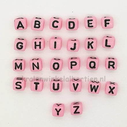 Alfabet kraal vierkant alle letters roze zwart sleutelhangers armbandjes maken