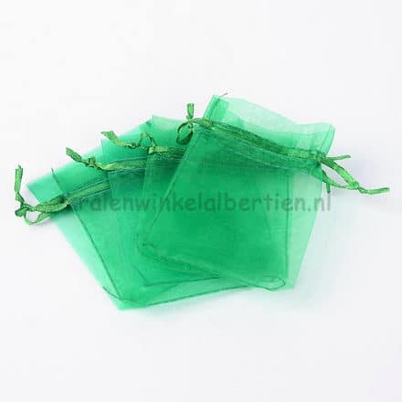 Organza zakje groen 9cm lintje uitdelen verkopen traktatie sieraden sleutelhangers met naam