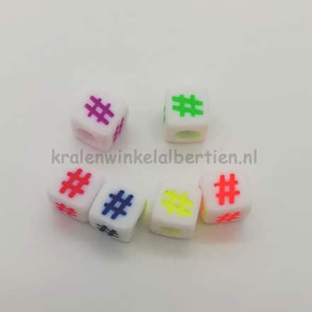 Vierkante # hashtag kraaltjes wit neon 6mm groot gat