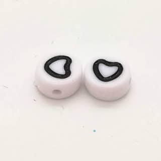 Ronde letterkralen hartjes wit zwart 7mm naam sieraden zelf maken