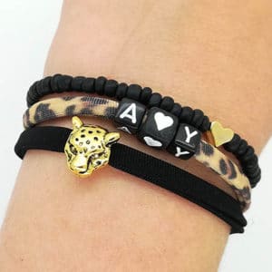 Trendy armbanden zelf maken verkopen cadeautje kerst leopard panter print zwart goud mat rocailles DIY trendy