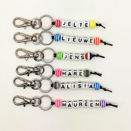 Koreaans landen kleur DIY set multi color sleutelhangers met naam 20x - Kralenwinkel Albertien