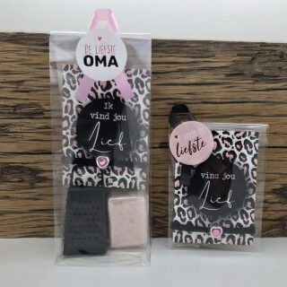 'Ik vind jou lief' mini wenskaartje met elastisch armbandje