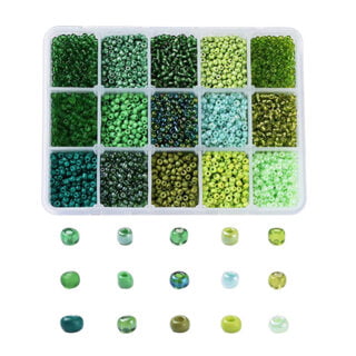 Kleine groene kraaltjes rocaille 3mm glas assorti doos