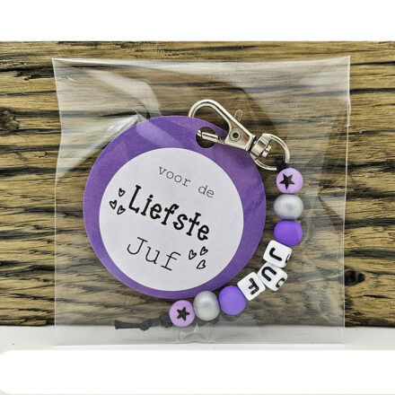 Naam sleutelhanger juf kralen paars de liefste juf cadeautje