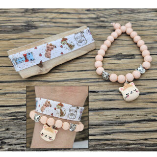 Poesjes armband met bedel peach roze