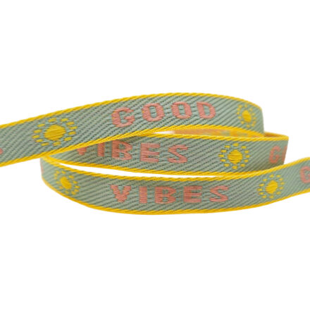 Lint met tekst good vibes festival armbandjes maken