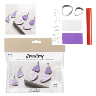 Zelf oorbellen maken van polymerklei lila wit zilver DIY