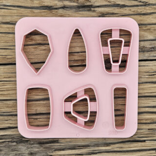 Roze uitstekers voor polymeerklei