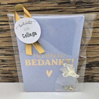 Wenskaartje hartstikke bedankt vergeet me niet hanger collega cadeautje