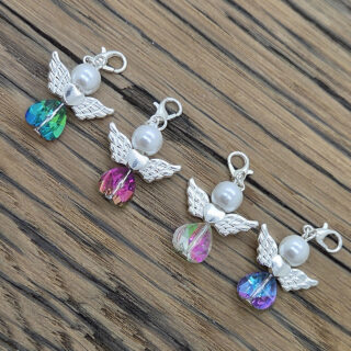 Geluksengeltje mix color zilver wit pareltje